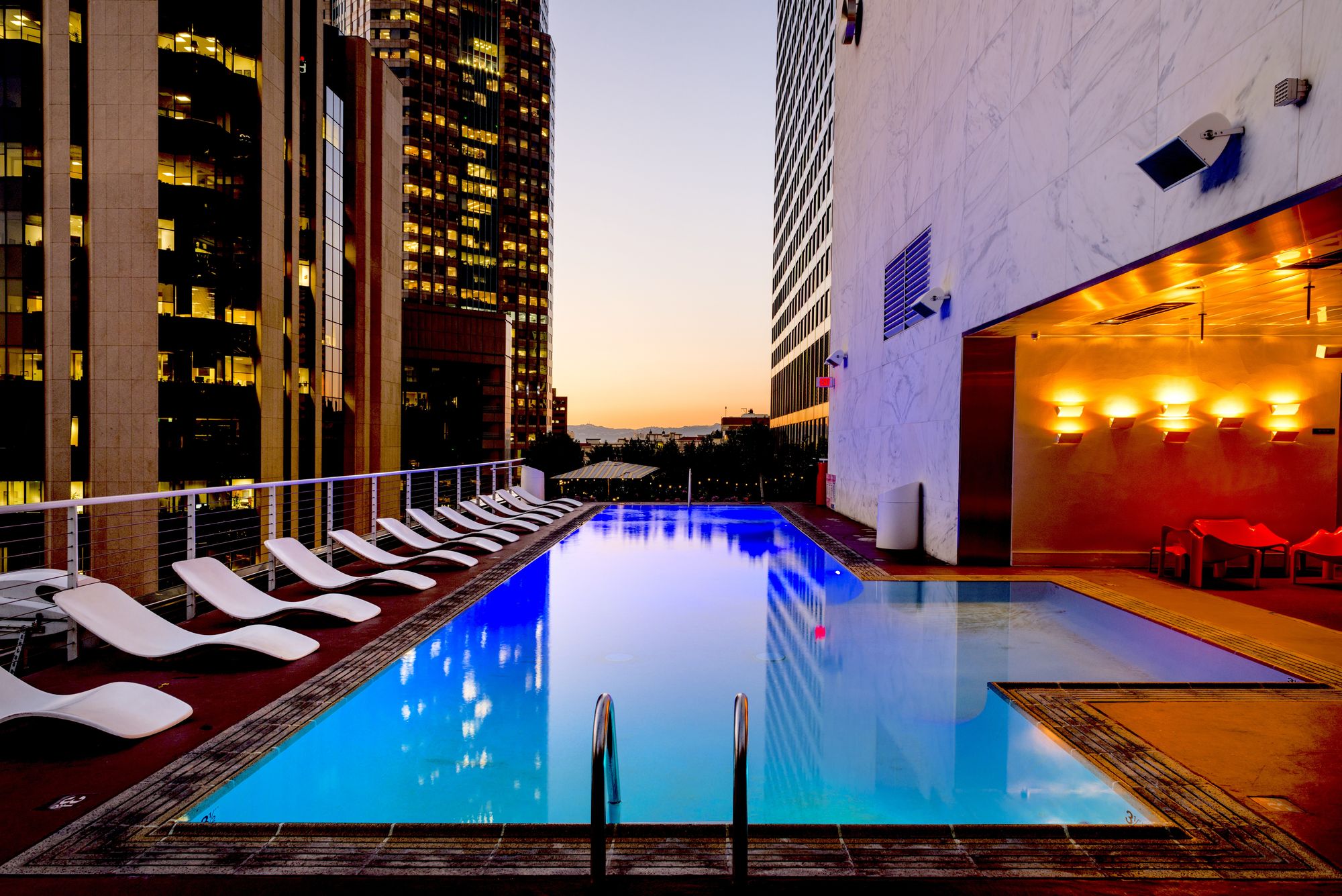 Dubai rooftop pool and wellness area